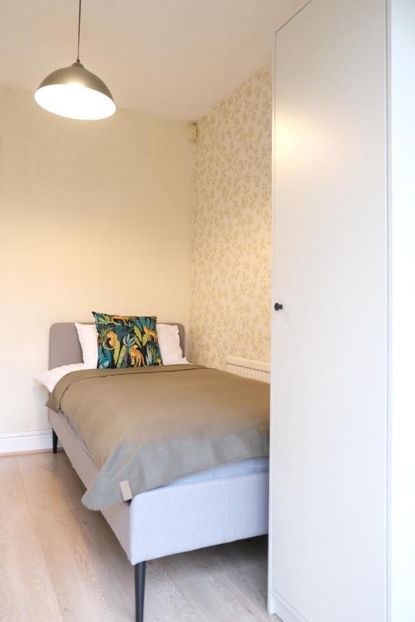 Bee Stays - Maliston House Great Sankey エクステリア 写真